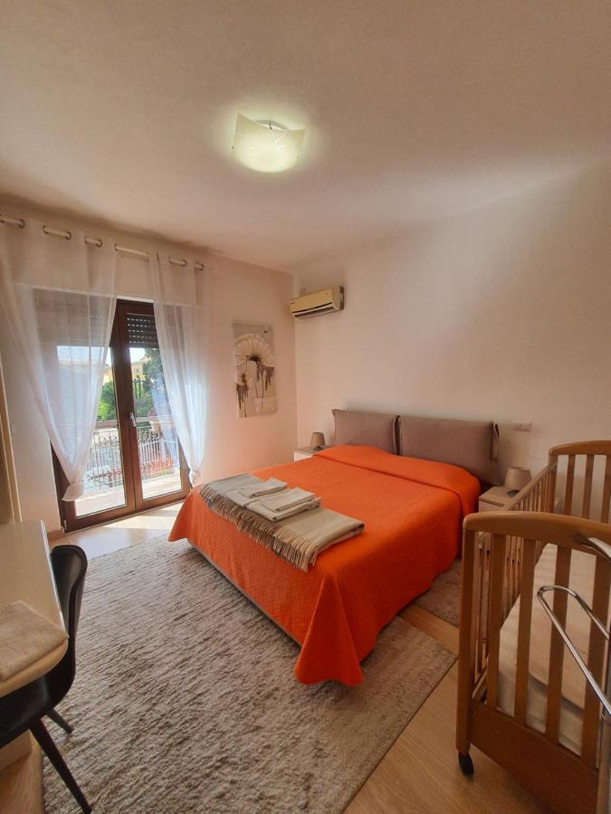 Bed and Breakfast Sole D'Oro Iun S4354 La Maddalena  Екстер'єр фото